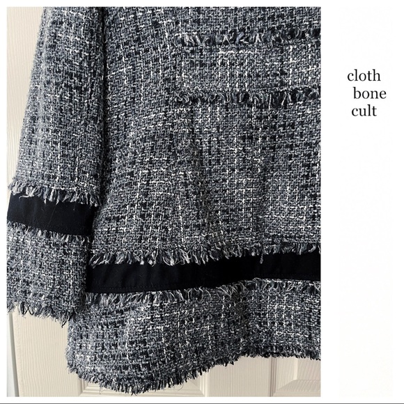 GUESS Woven Black & White Hooded COAT (EUC) - Picture 8 of 16